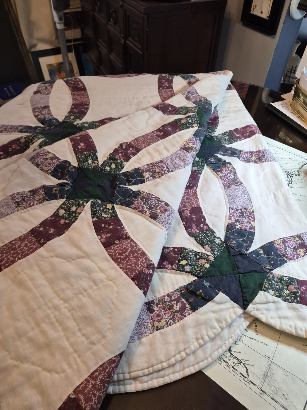 Double Wedding Ring Quilt - Cream, Burgundy & Green